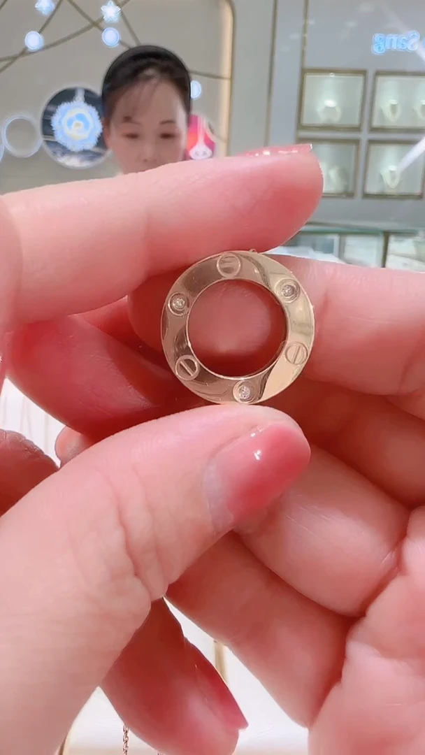 【闪购商品】钻石吊坠(不含链)18K金镶嵌吊坠20mm