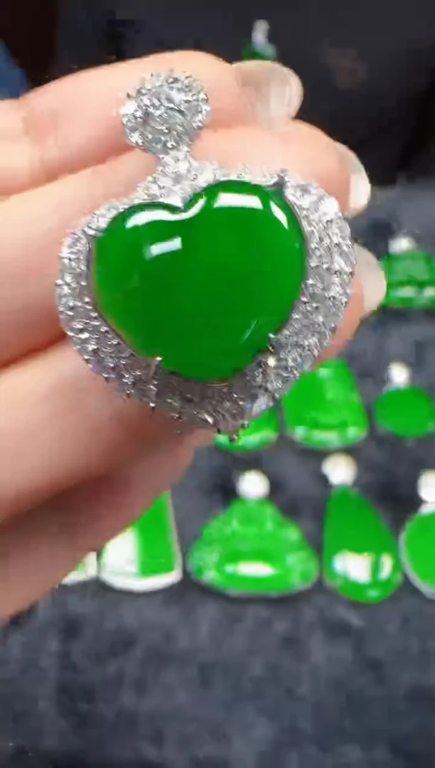 未镶嵌定制翡翠翡翠吊坠17