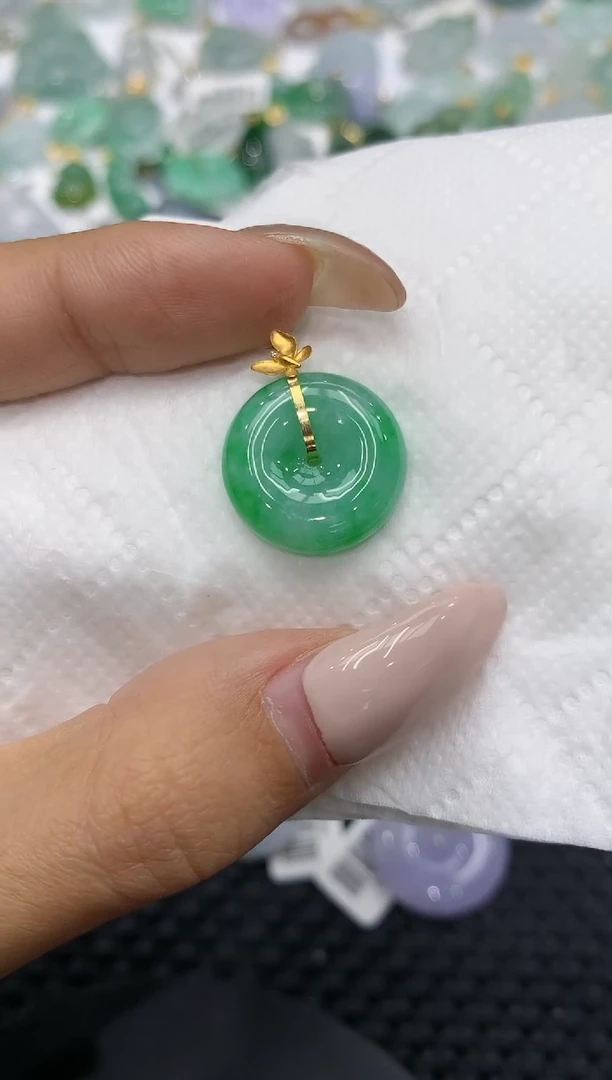 颈饰18K金镶嵌翡翠111111111111