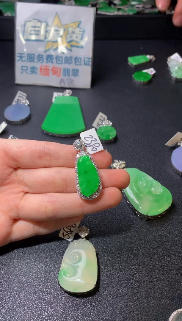 颈饰银S925镶嵌翡翠翡翠