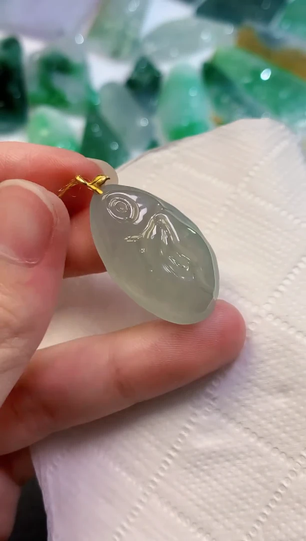 颈饰未镶嵌翡翠