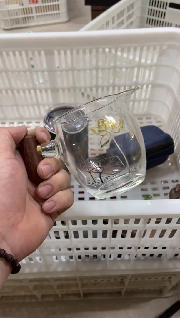 无运费险有瑕疵的摄影的产品有使用过的痕迹有点脏介意勿拍