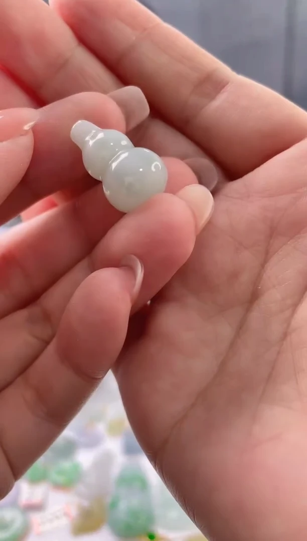 翡翠未镶嵌吊坠(不含链)立体葫芦
