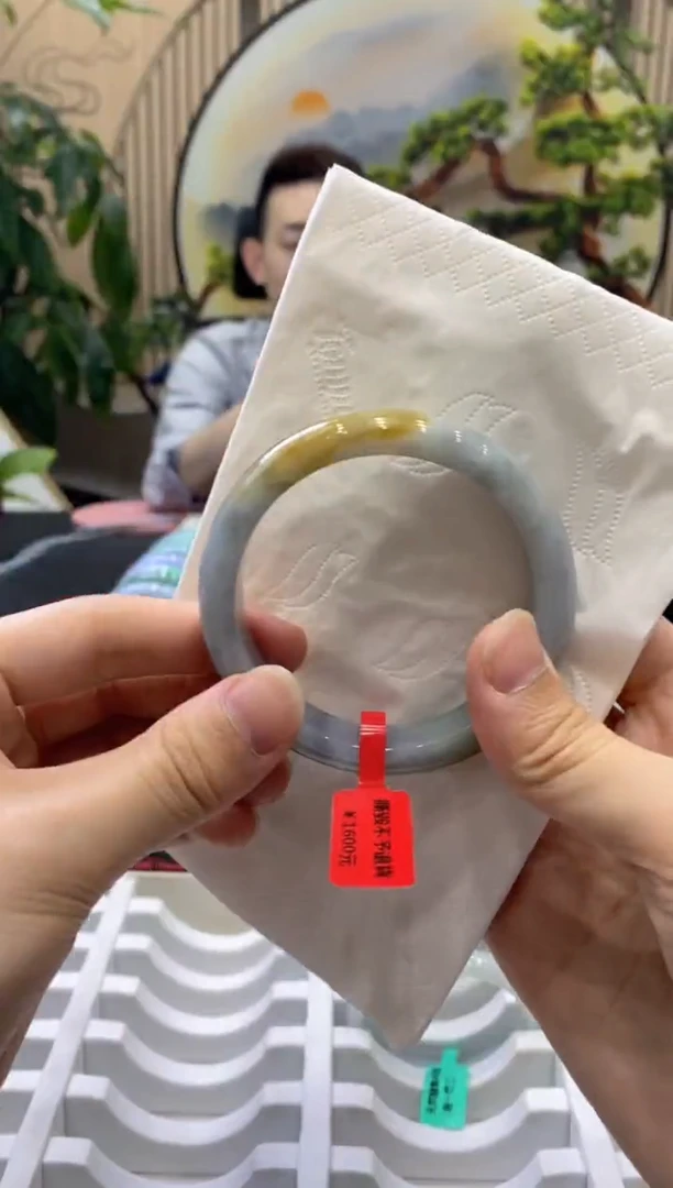 翡翠手镯未镶嵌9050