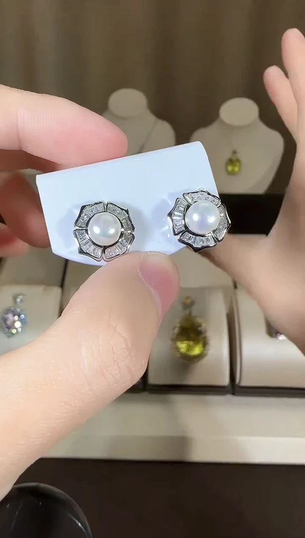 【闪购商品】淡水珍珠耳饰银S925镶嵌耳钉8mm