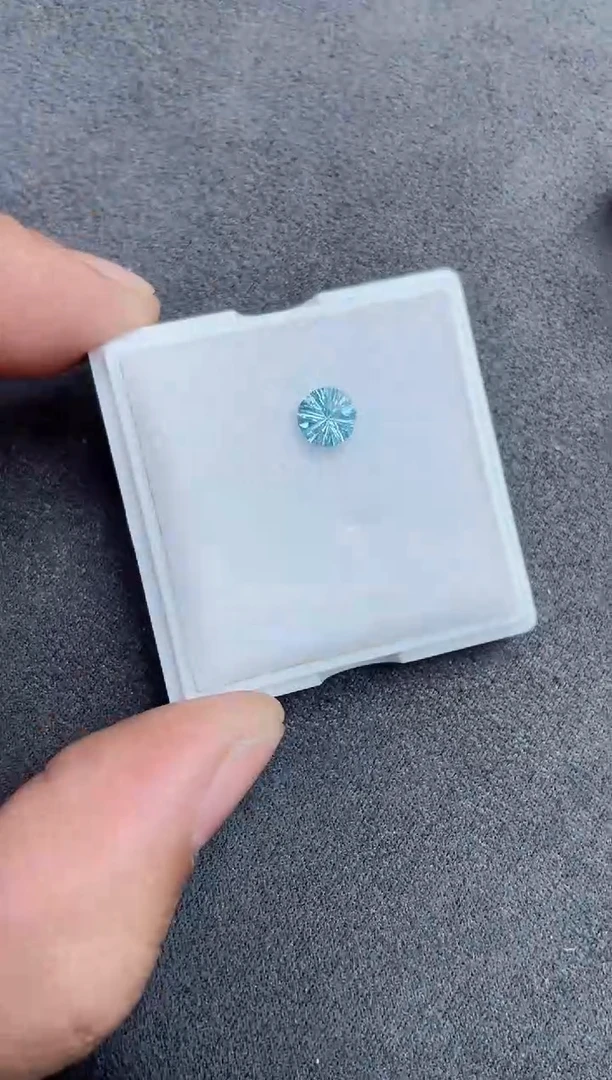 托帕石裸石托帕石