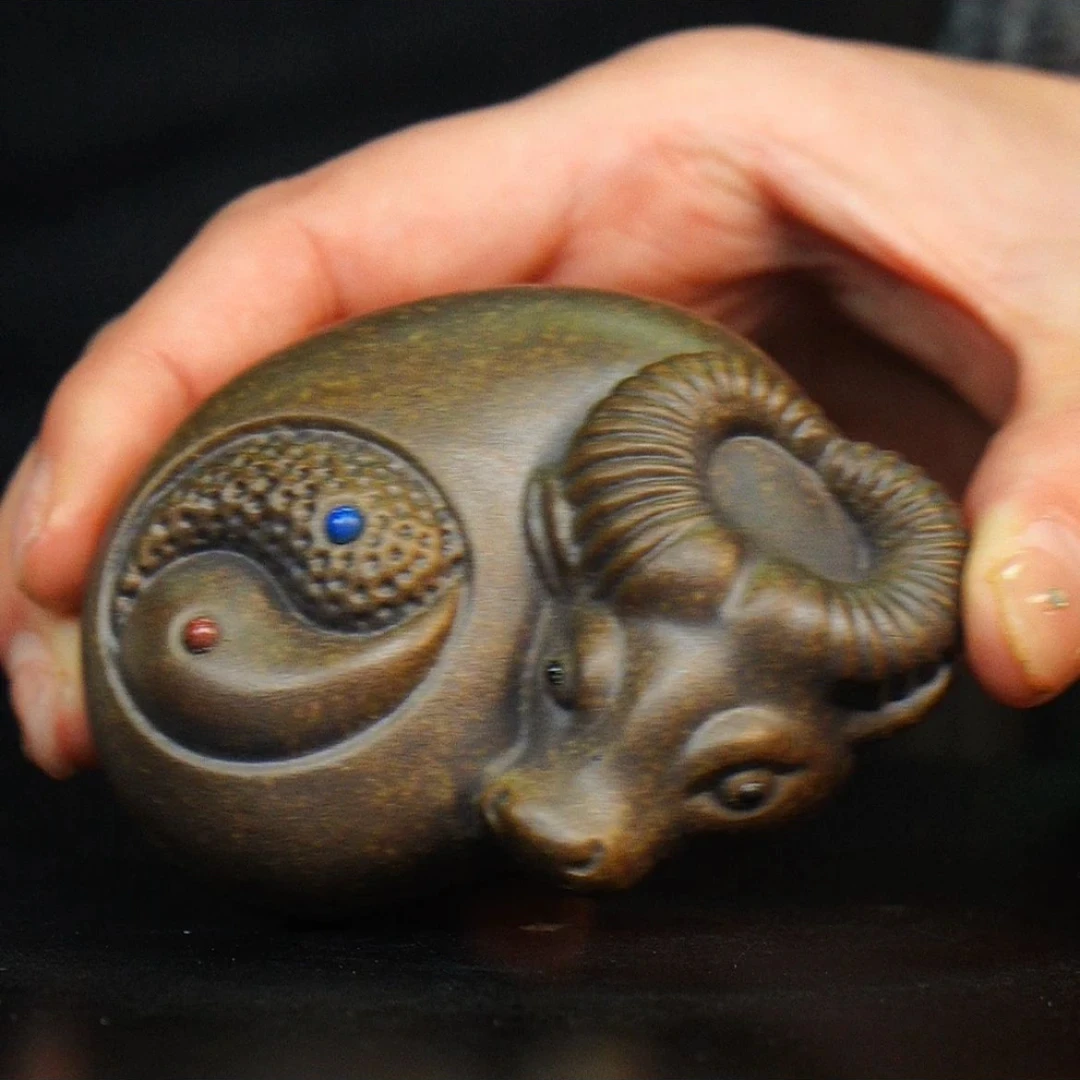 青牛转乾坤 宜兴紫砂茶宠摆件