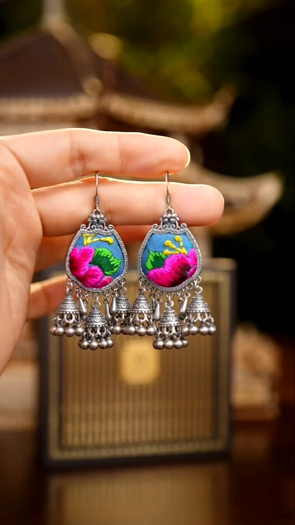 刺绣私人定制苗族手工A122