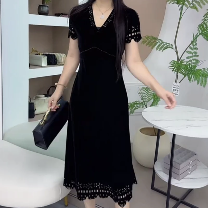 夏季气质设计感胖mm连衣裙时尚丝绒简约风优雅法式长裙黑色连衣裙
