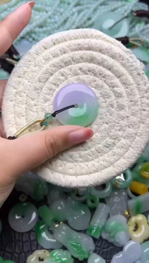 翡翠未镶嵌颈饰天然缅甸翡翠吊坠