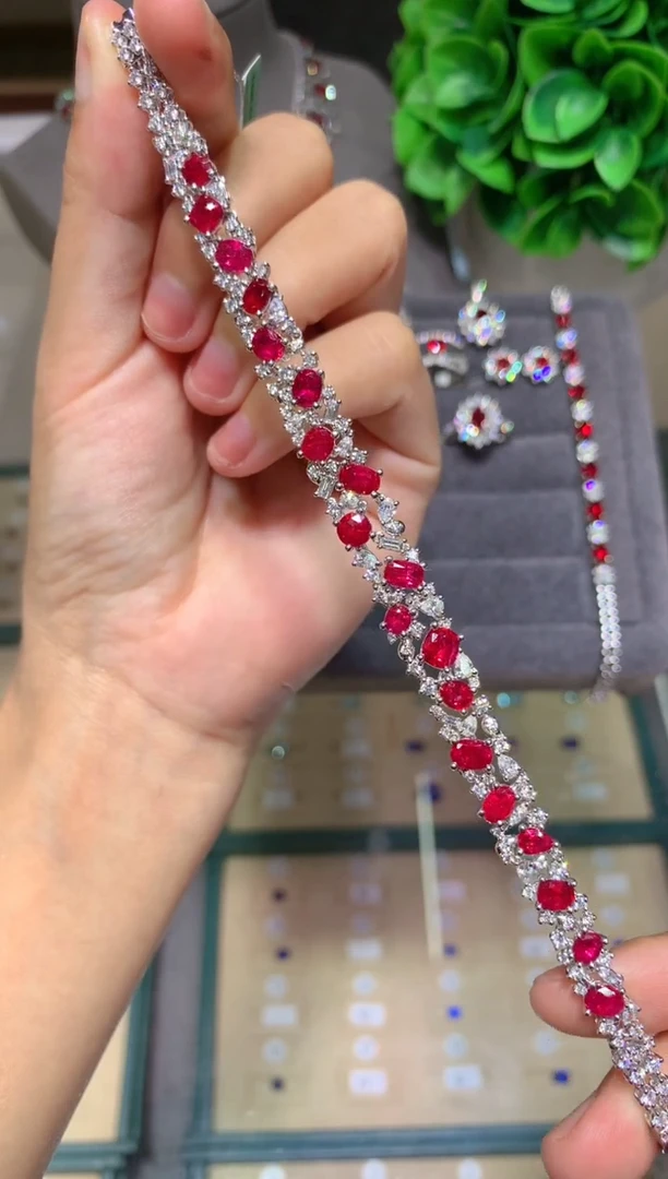 18K金镶嵌手链红宝石8.165 无烧