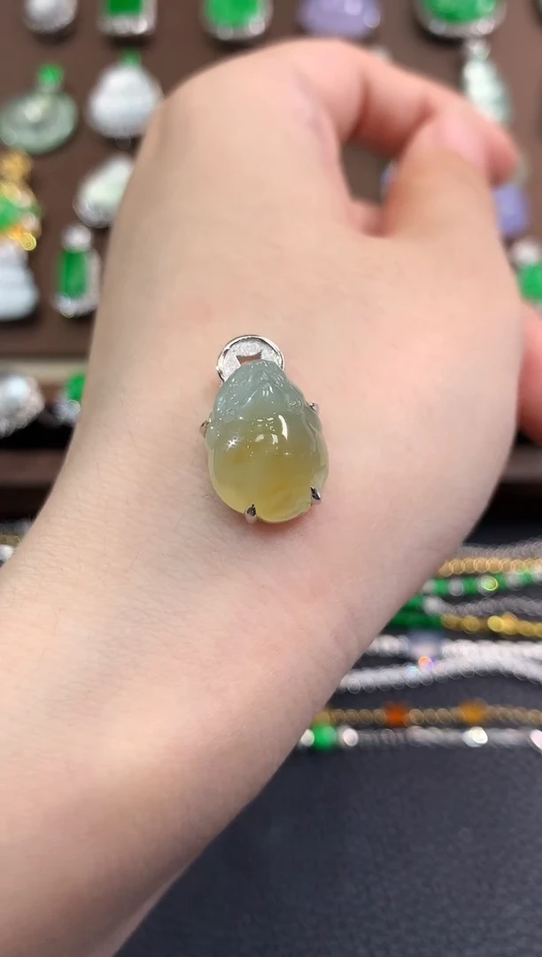 翡翠18K金镶嵌吊坠(不含链)春日珠宝 D4