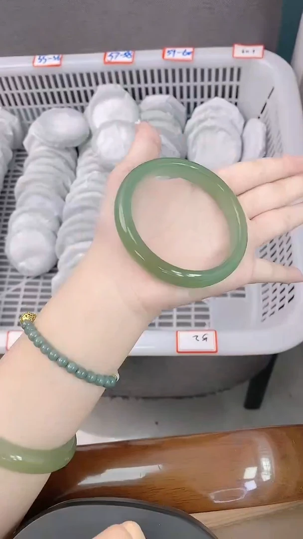 未镶嵌手镯石英质玉94-东陵玉59