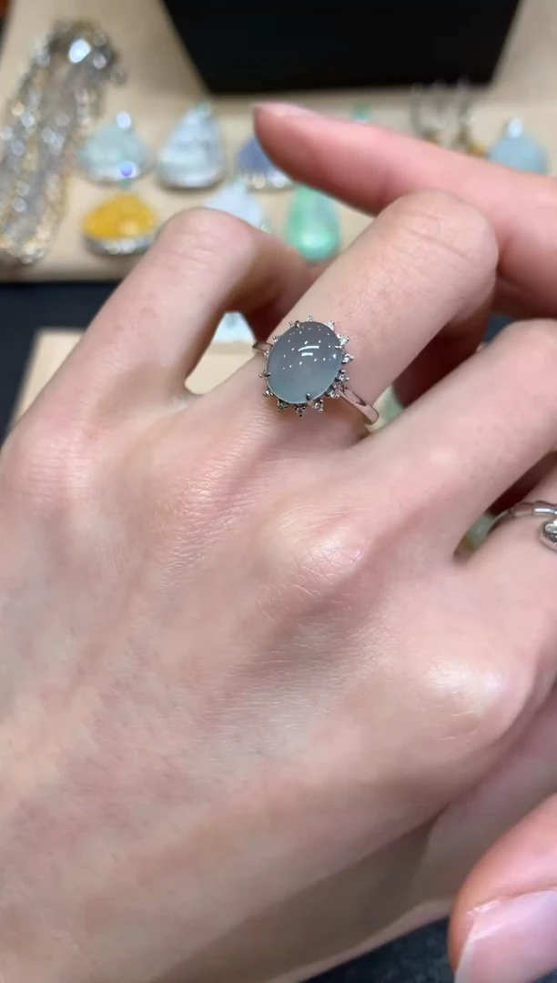 【闪购商品】翡翠戒指18K金镶嵌蛋面【无服务费】