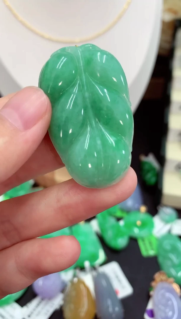 翡翠未镶嵌吊坠(不含链)挂件