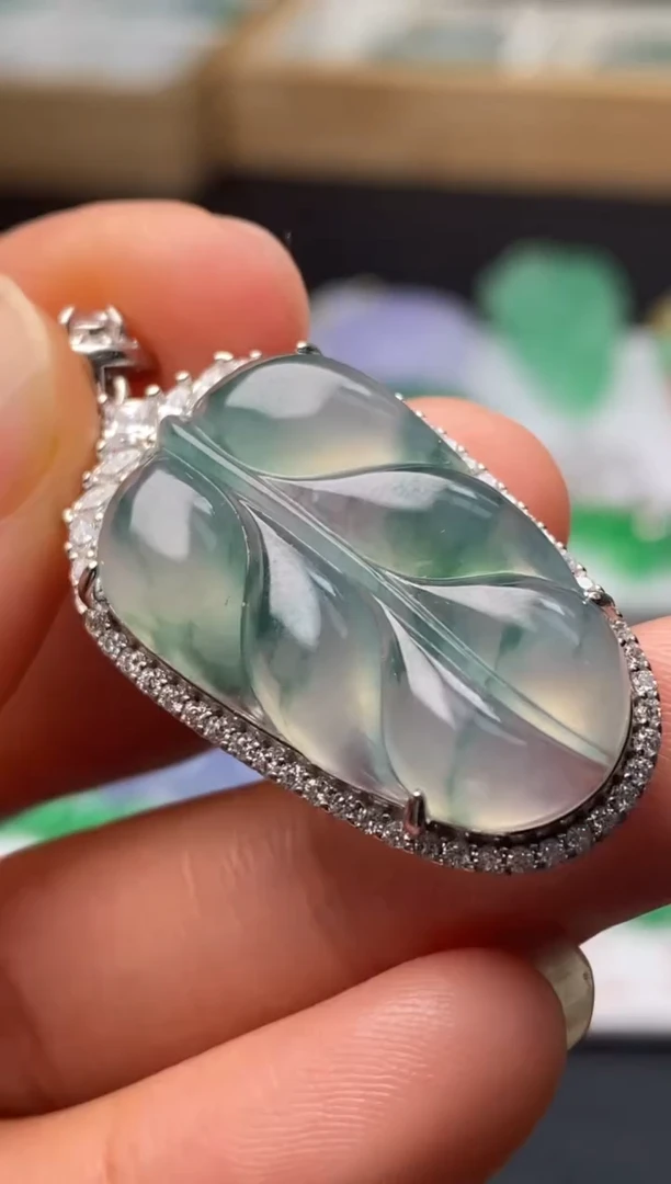 定制翡翠未镶嵌翡翠毛货多样性发其一