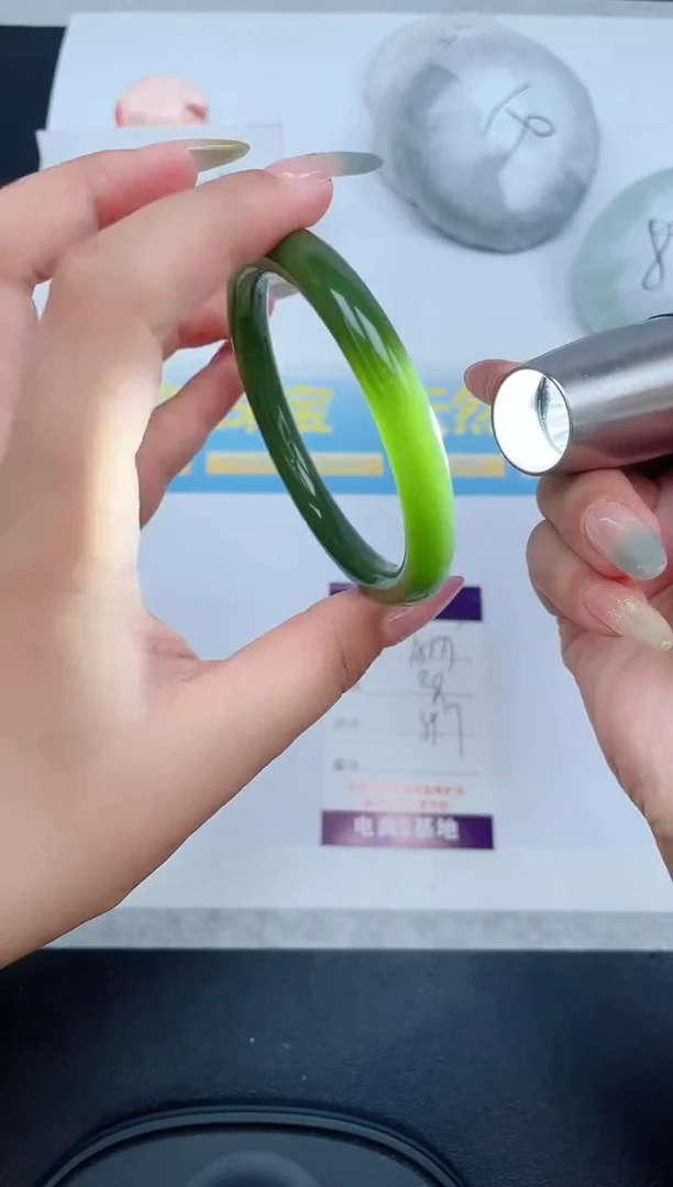 石英质玉手镯未镶嵌175-59