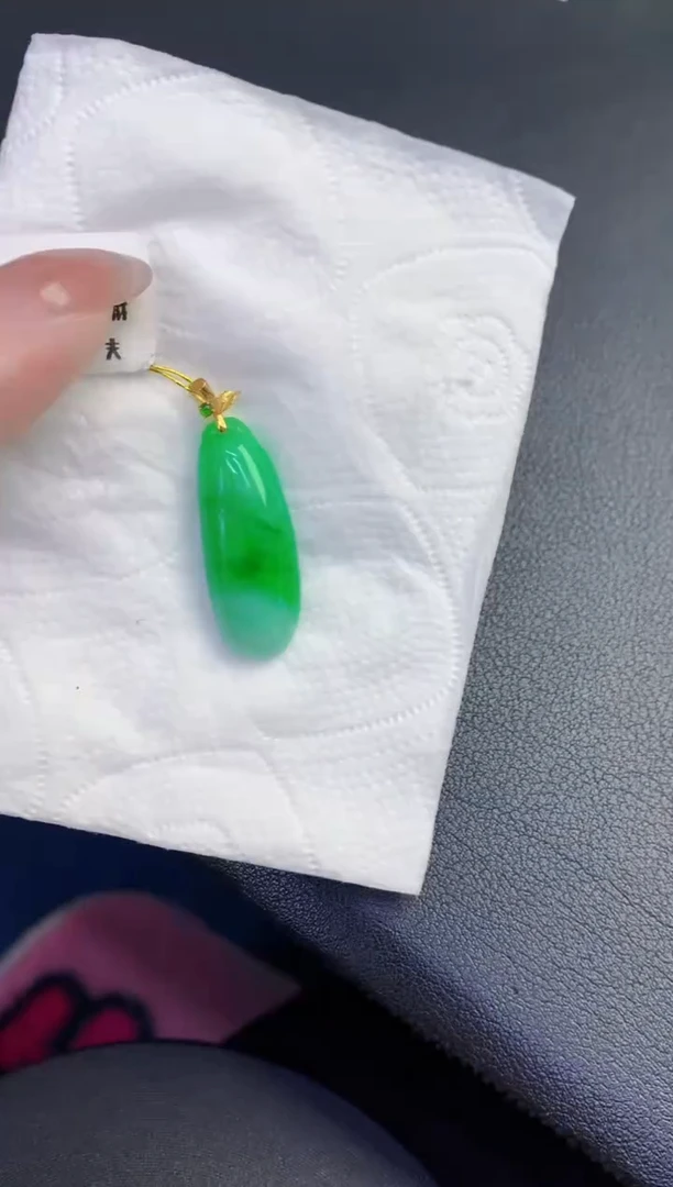 颈饰18K金镶嵌翡翠缅甸天然翡翠a货