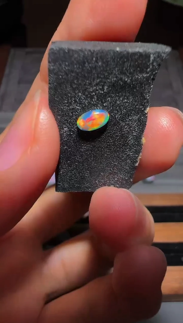 未镶嵌欧泊宝石<苏苏特选>  澳宝 3*3    mm