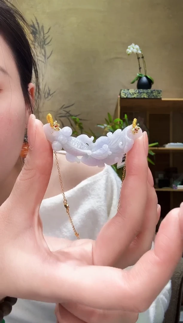 颈饰未镶嵌翡翠吊坠