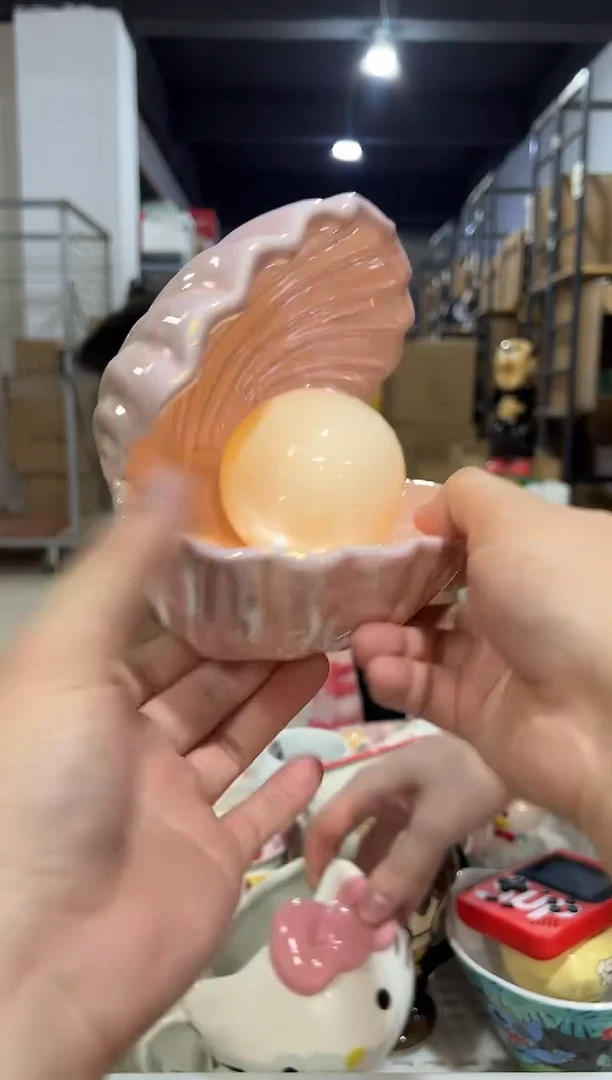 瓷片粉色贝壳带灯摆件