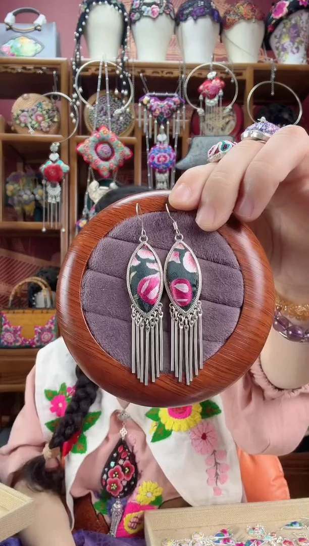 刺绣耳环70甜甜家