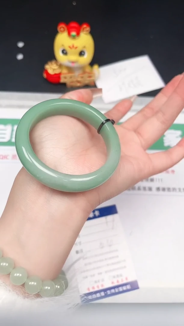 【闪购商品】石英质玉手镯未镶嵌97-52