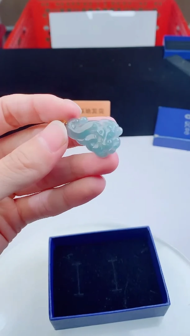 颈饰未镶嵌翡翠    ·