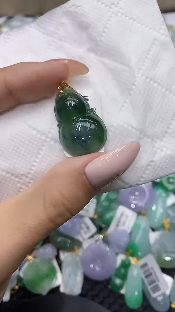 颈饰18K金镶嵌翡翠111111111111