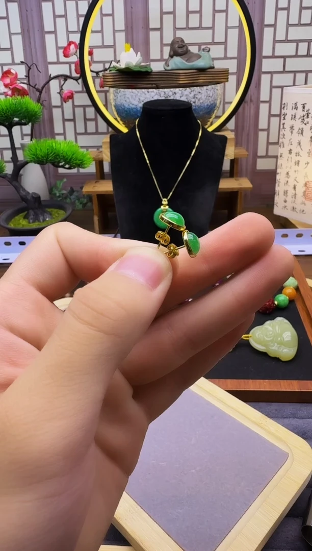 翡翠14K金镶嵌耳饰E144