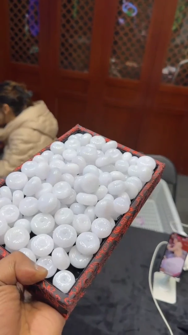 【闪购商品】翡翠手镯未镶嵌小胖墩平安扣随机发一