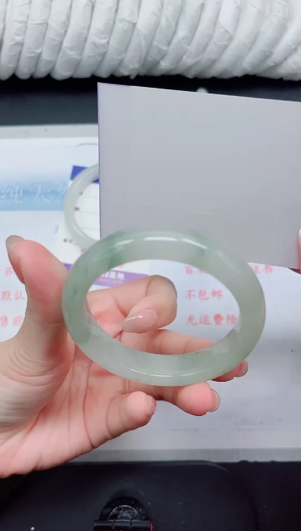 【闪购商品】石英质玉手镯未镶嵌252-51.7内里有洒金，介意勿拍