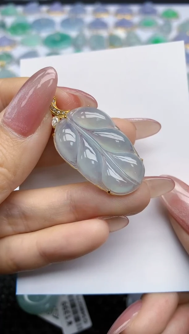 【闪购商品】翡翠挂件18K金镶嵌天然翡翠A货