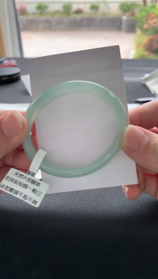 【闪购商品】翡翠手镯未镶嵌53.5贵妃买断Y892