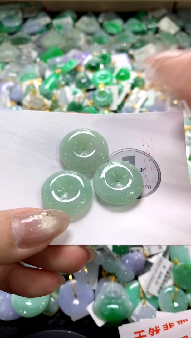 颈饰未镶嵌翡翠1111111111111111（多样性发其一）