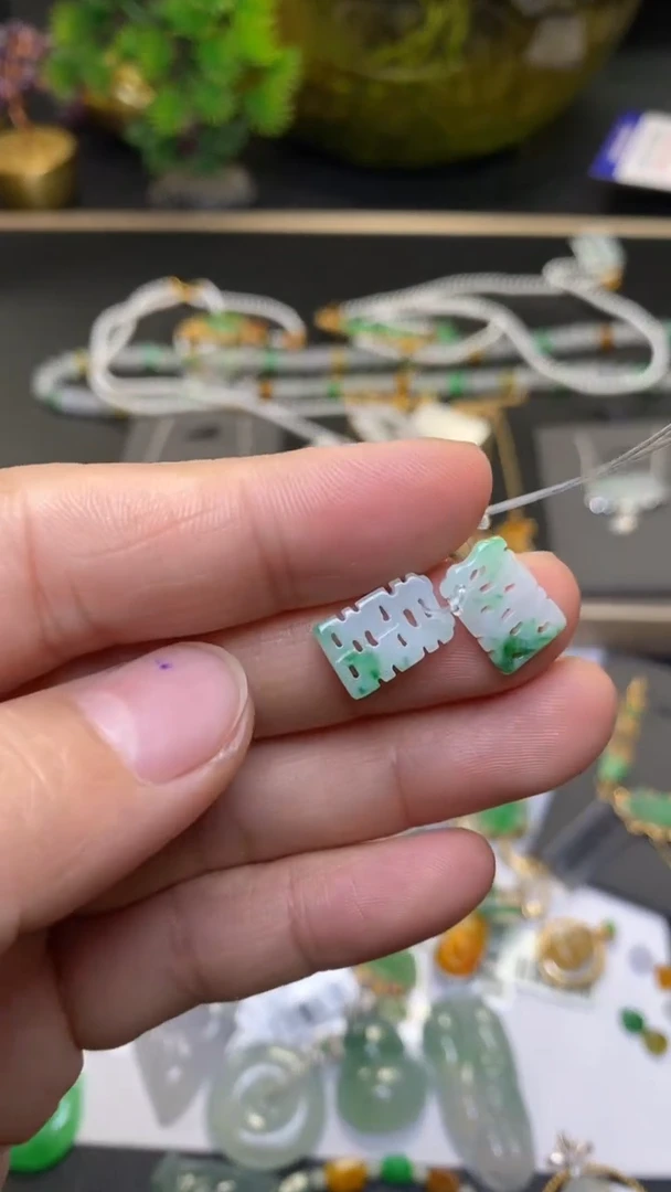 颈饰未镶嵌翡翠净货39212