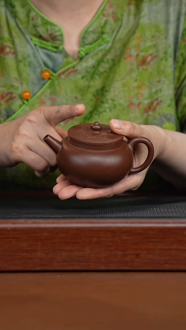 黑紫泥平盖祥云壶