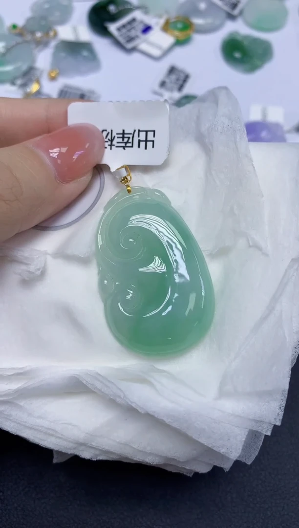 颈饰18K金镶嵌翡翠天然缅甸翡翠A货多样性发一件