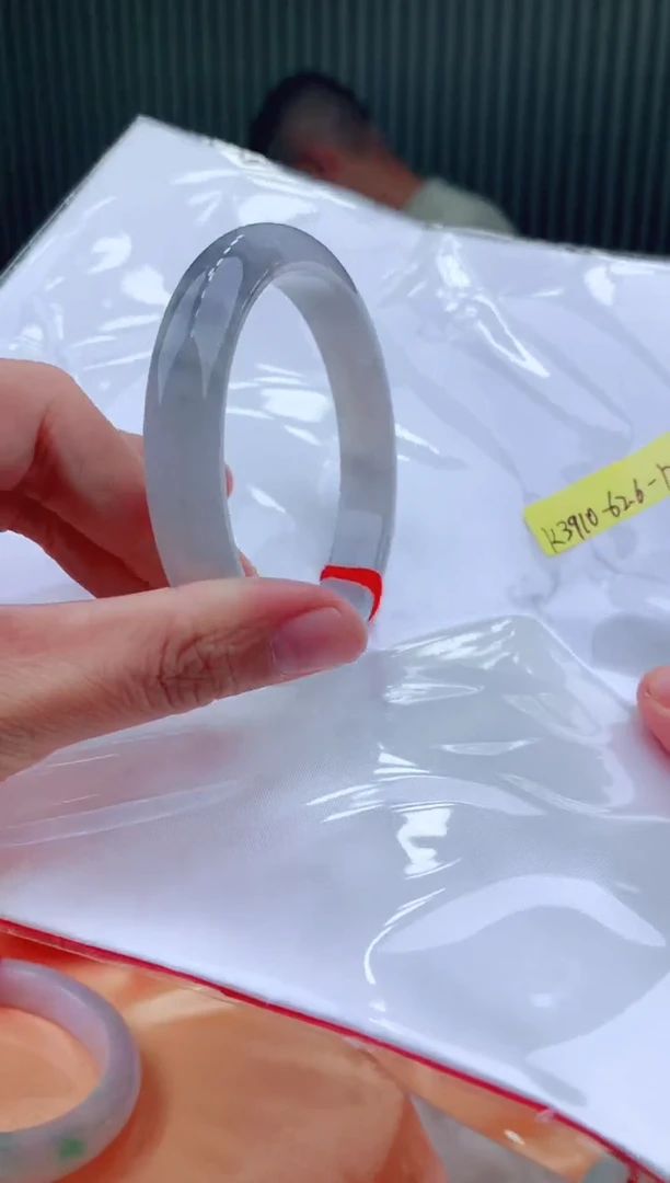 未镶嵌手镯翡翠62+