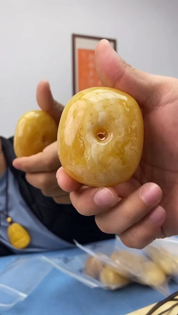 琥珀未镶嵌珠宝奇石假一罚十，多样性发一件0（赠绳子）71