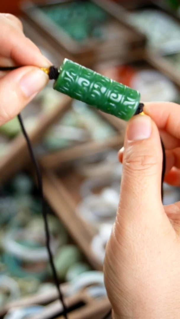 颈饰未镶嵌和田玉（碧玉）001