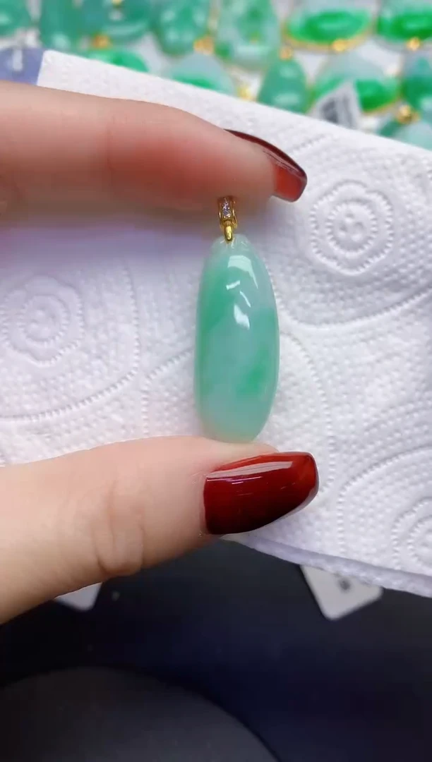 颈饰未镶嵌翡翠缅甸天然翡翠A货