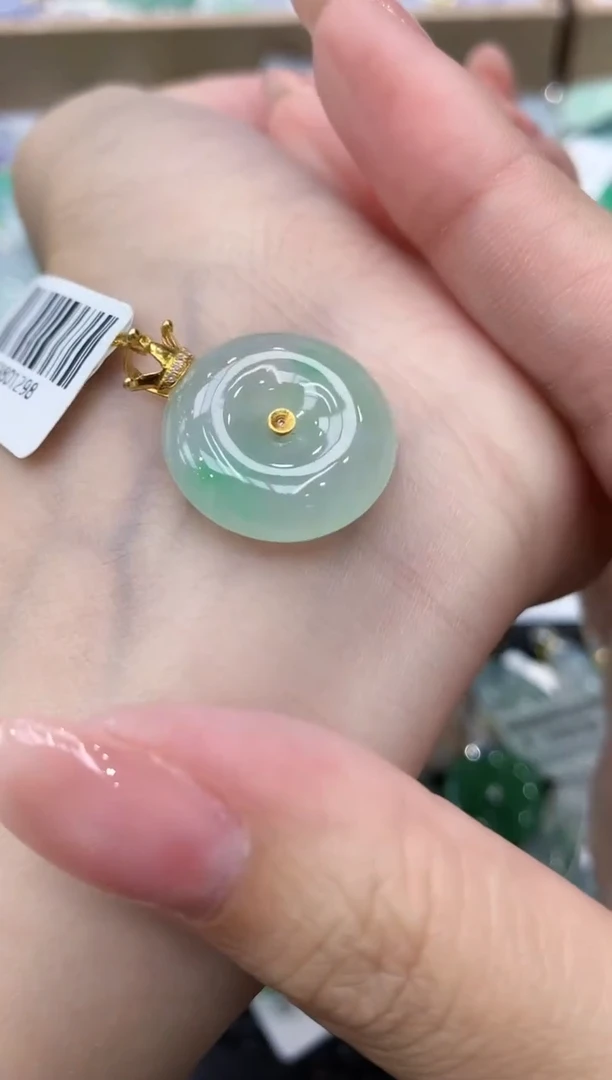 翡翠18K金镶嵌颈饰111111111