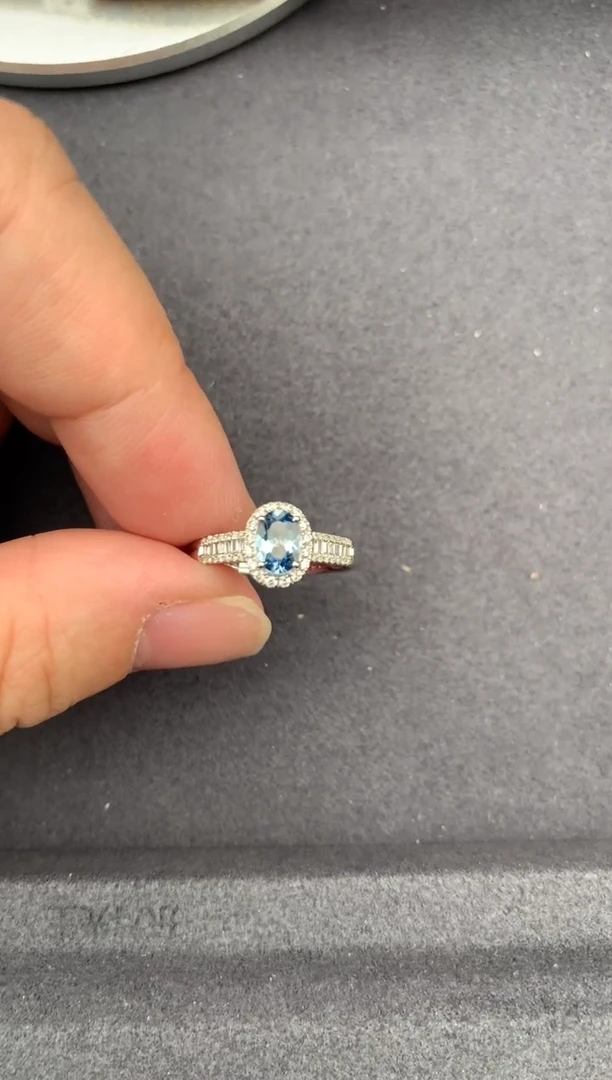 18K金镶嵌戒指海蓝宝石0.38ct海蓝宝  GH 定制