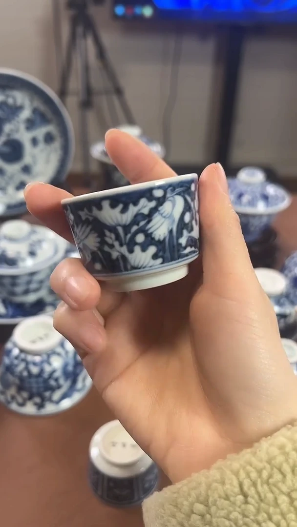 蓝底一鹭莲科小直口