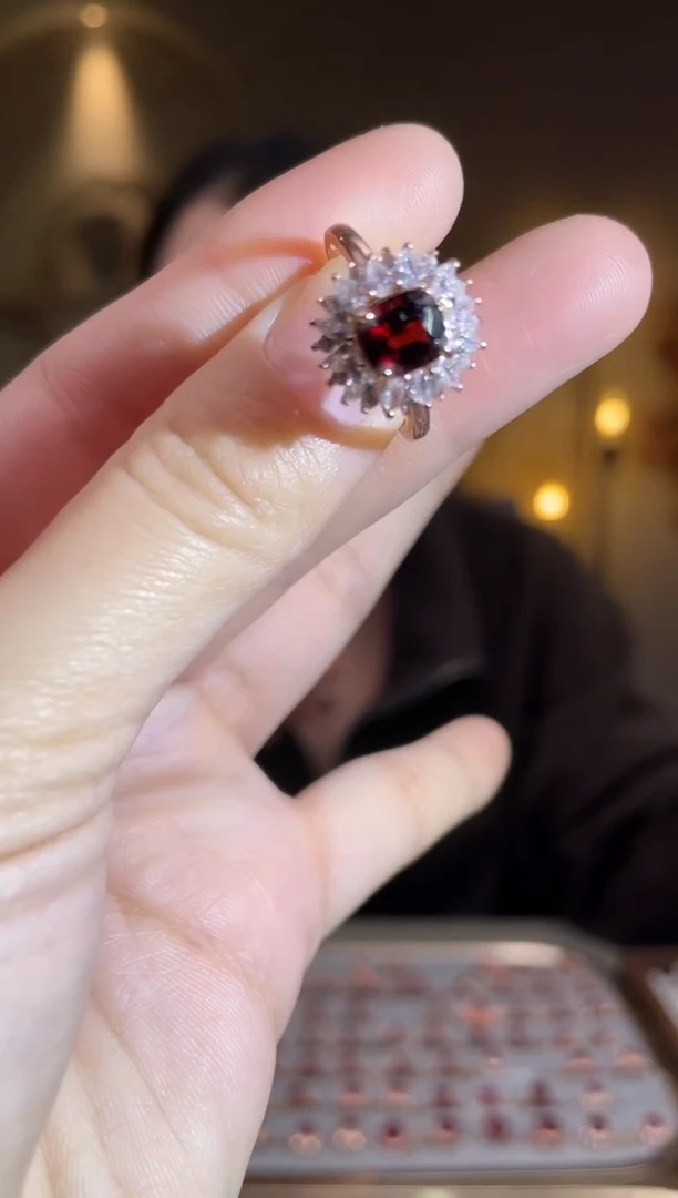 银S925镶嵌手饰尖晶石手饰