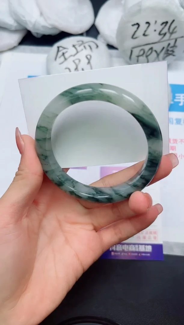 【闪购商品】石英质玉手镯未镶嵌324