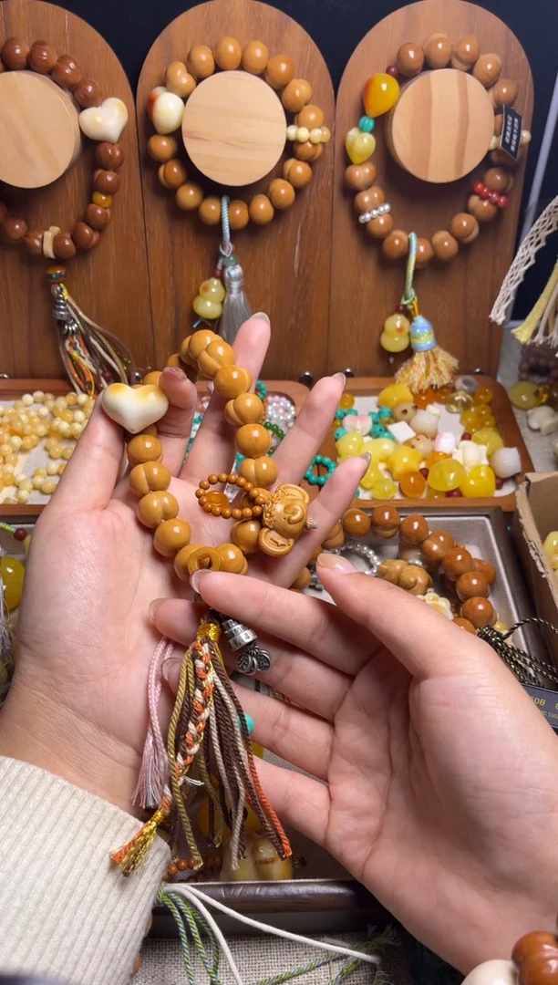手串猴头核桃汤****力全品精工光面爱心黄隔片小象吊坠藏式流苏