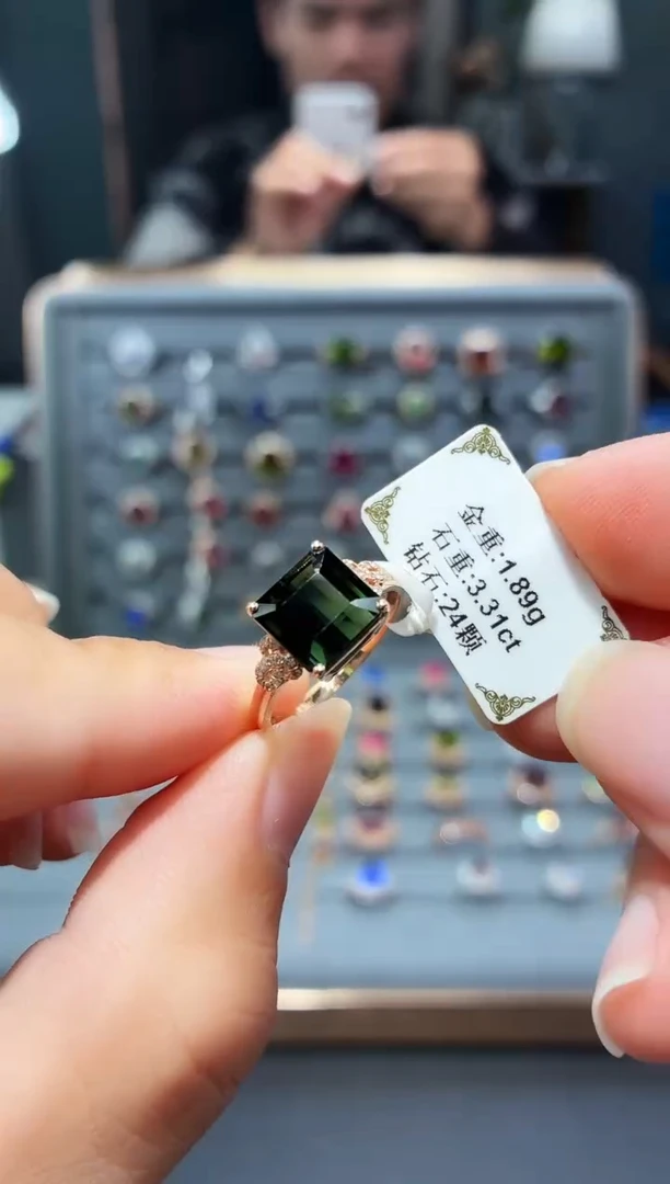 18K金镶嵌戒指碧玺3.31.