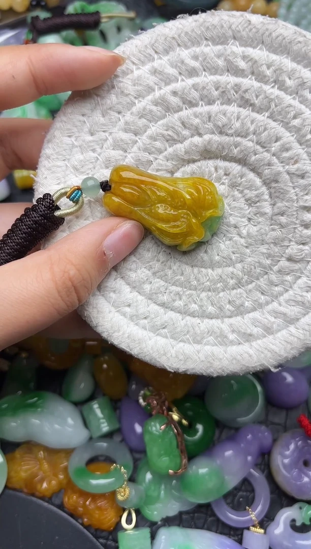 颈饰未镶嵌翡翠缅甸翡翠吊坠